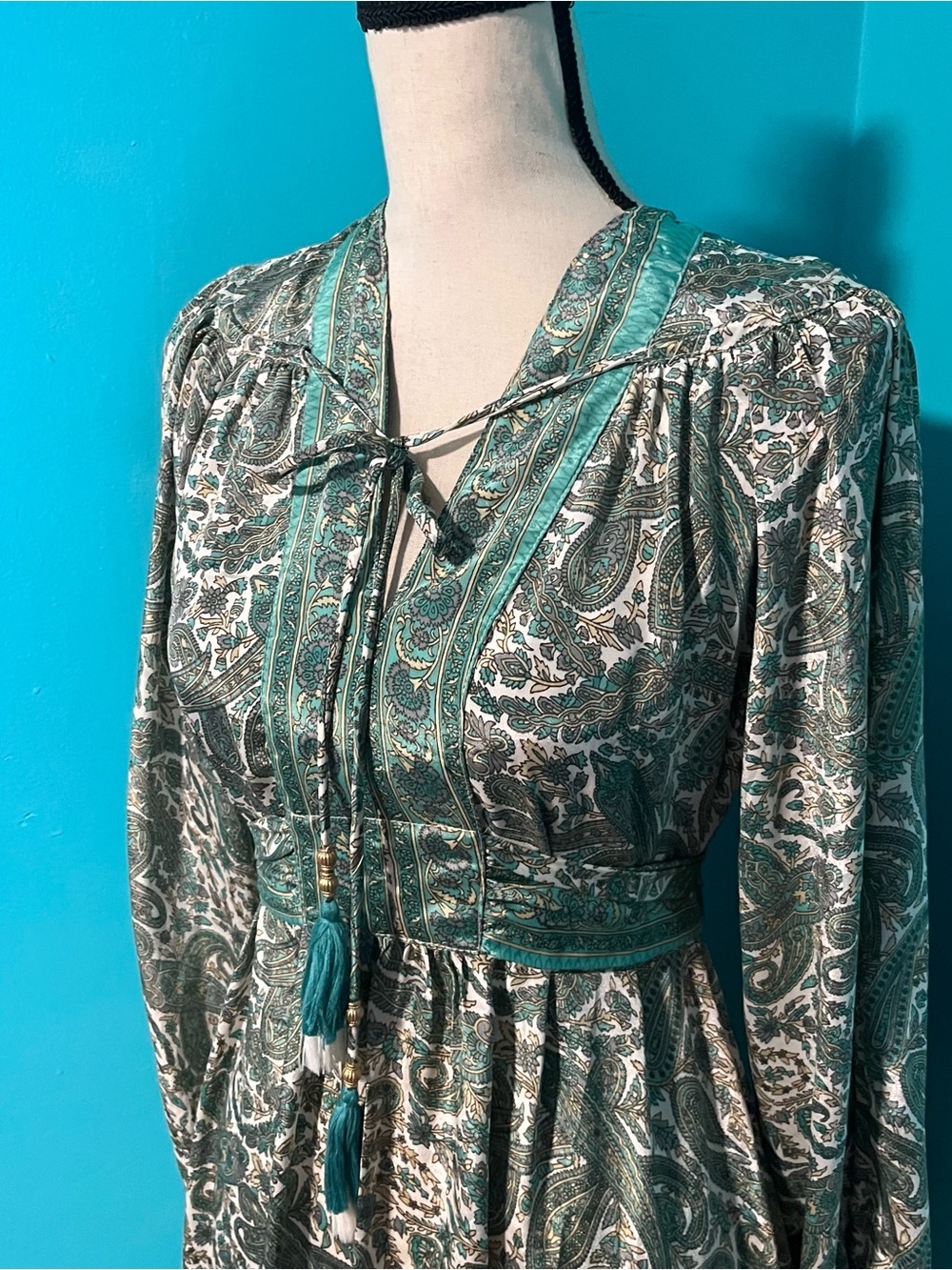 Pahiesa Formentera OS Green Print Long Sleeve Tie Back Handmade Silk Dress - Picture 5 of 8